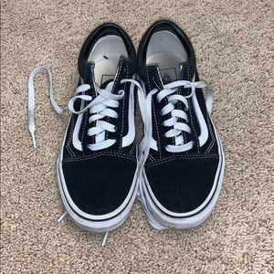 old skool black vans!!